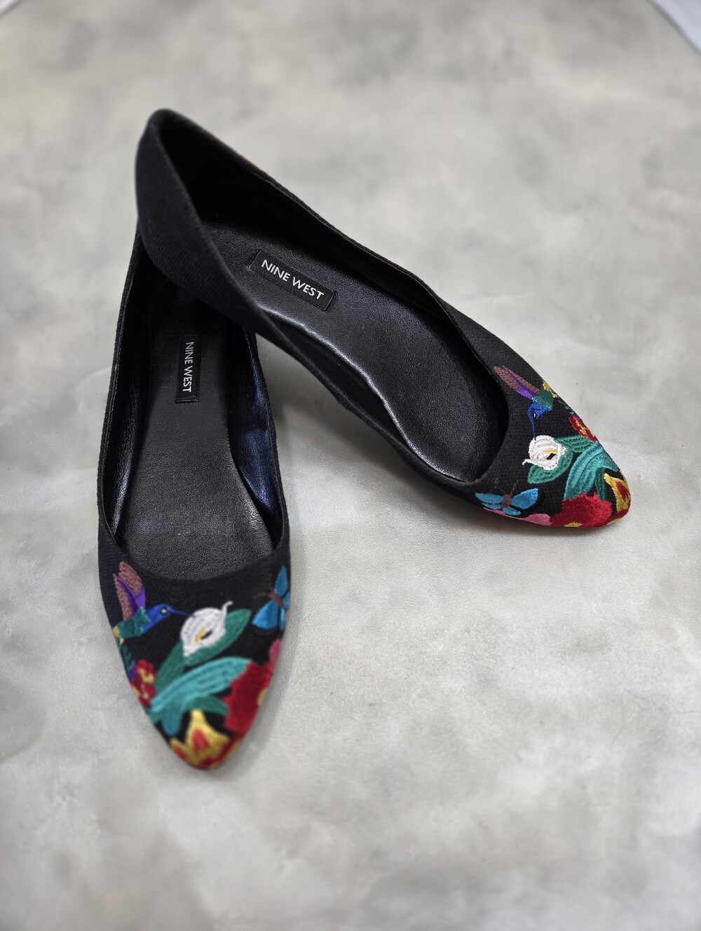 Nine West Suziella Black Embroidered Pointed Toe Flats Size 8.5 - Picture 3 of 7